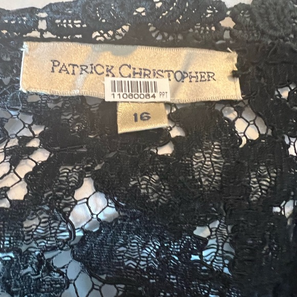 Open Front Lace Black Caplet by Patrick Christopher. Scallop Front Detail. - Picture 4 of 4